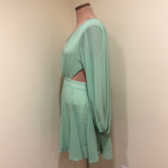 Francesca’s Collection Pink Lily Dress Size Small Mint Green Cutout Sides - Picture 5 of 11